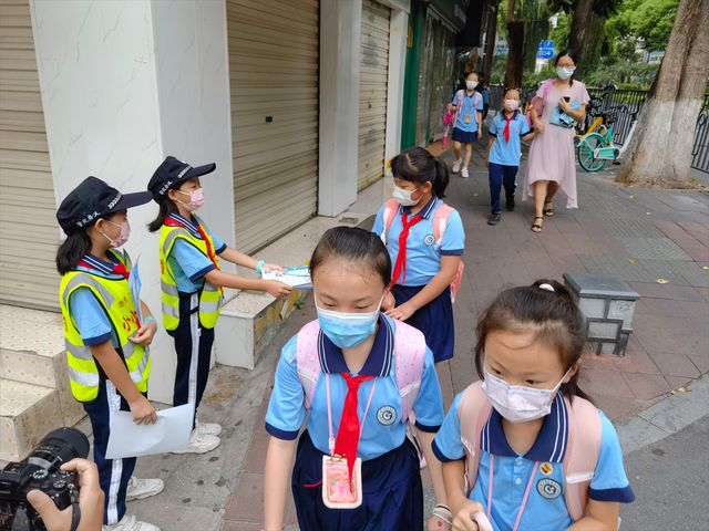 “神獸歸籠”!廈門街頭出現一幕幕…