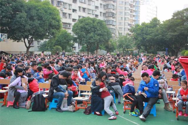 《讓生命充滿愛》大型校園德育教育主題演講走進廈門仙岳小學