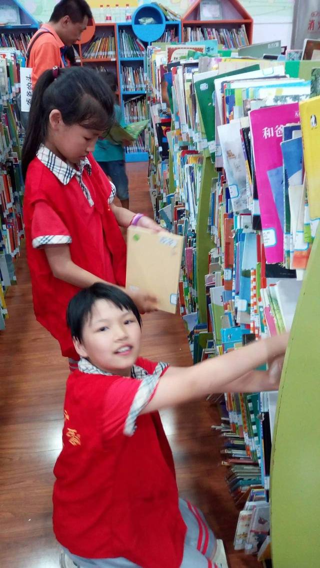 【高殿簡訊】喜迎"金磚"客 爭創文明風 --廈門市高殿中心小學四二中隊假日小隊活動