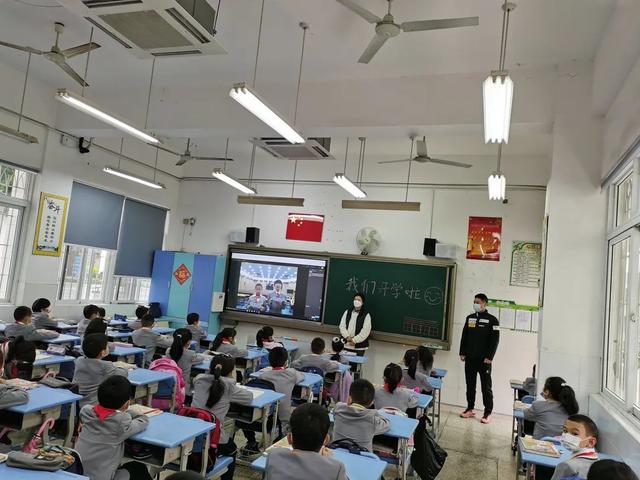 廈門“神獸”歸籠,好嗨喲!記者直擊返校復課第一天